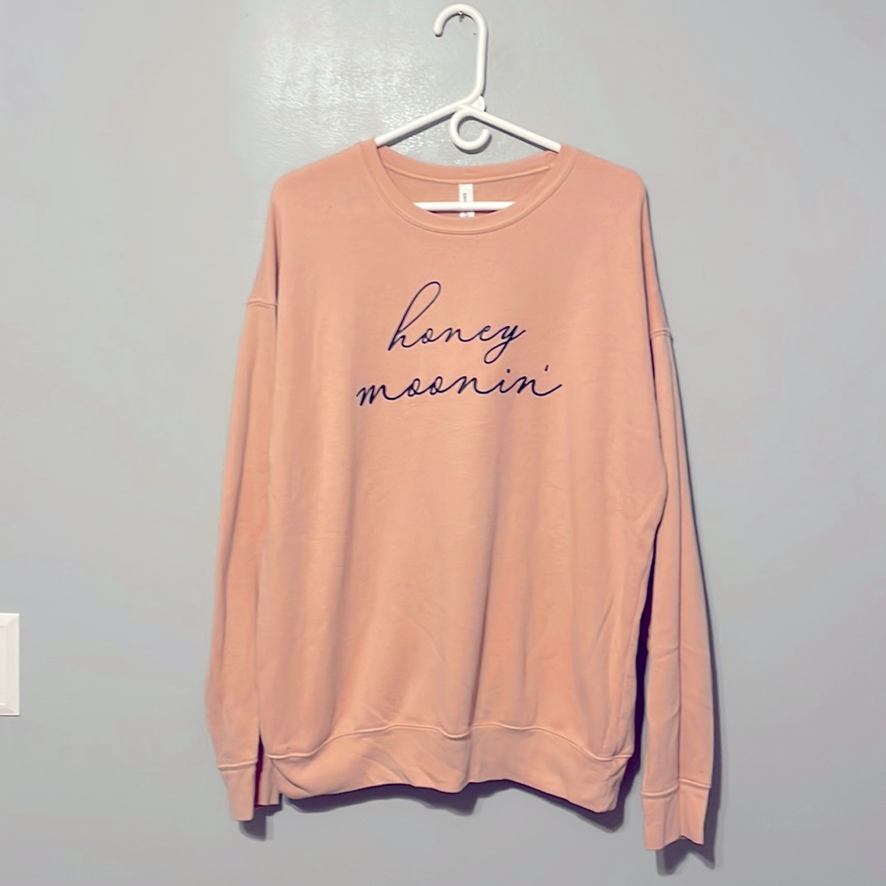 Pretty ballet pink honey moonin’ sweatshirt!